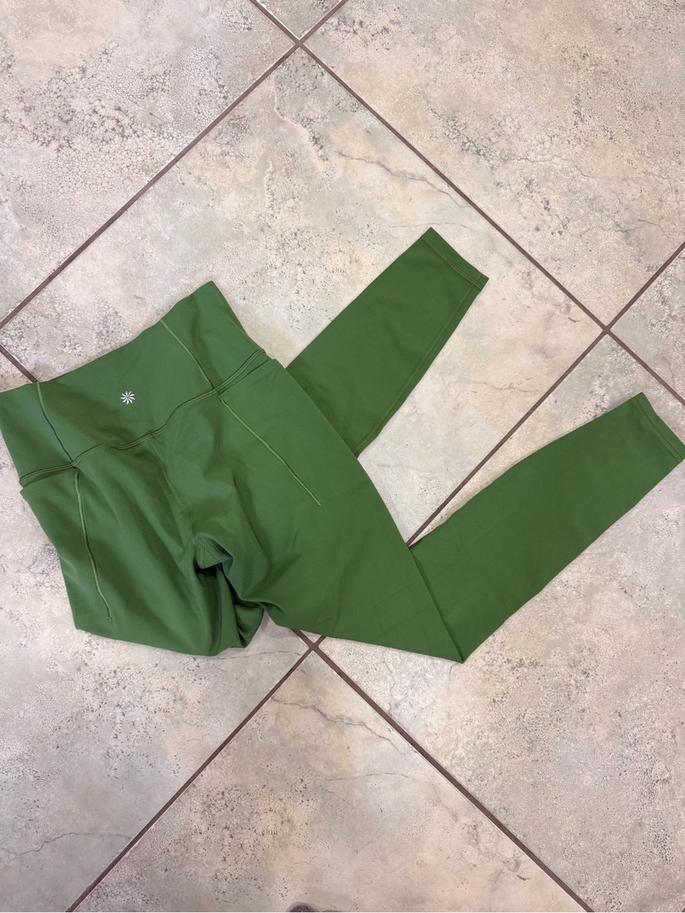 Athleta Transcend Stash Tight Size Medium Tall